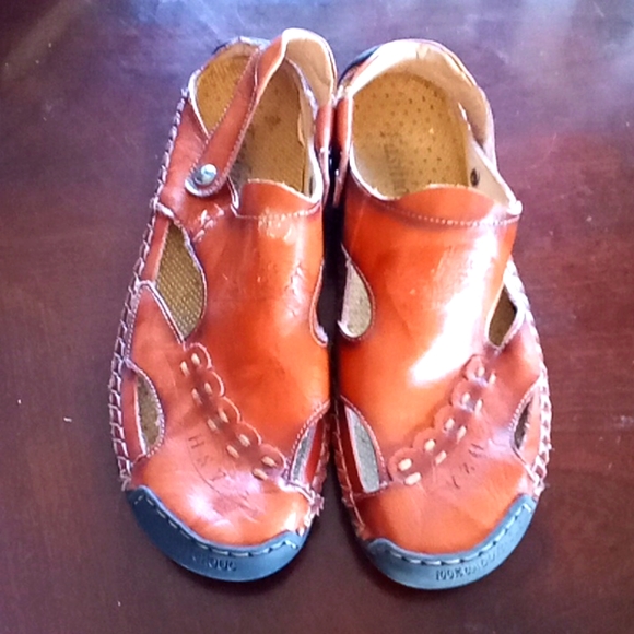 Leather hand tooled sandals from Mexico - Picture 1 of 6
